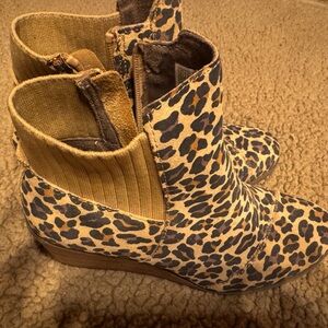 Toms Leopard Print Ankle Booties